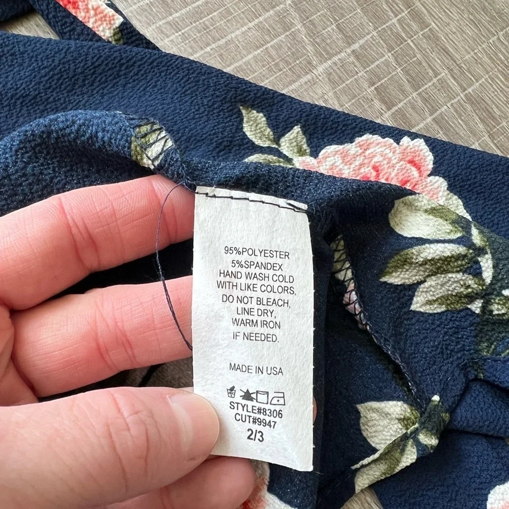 Coveted Clothing Floral Kimono Wrap Size XS 2/3